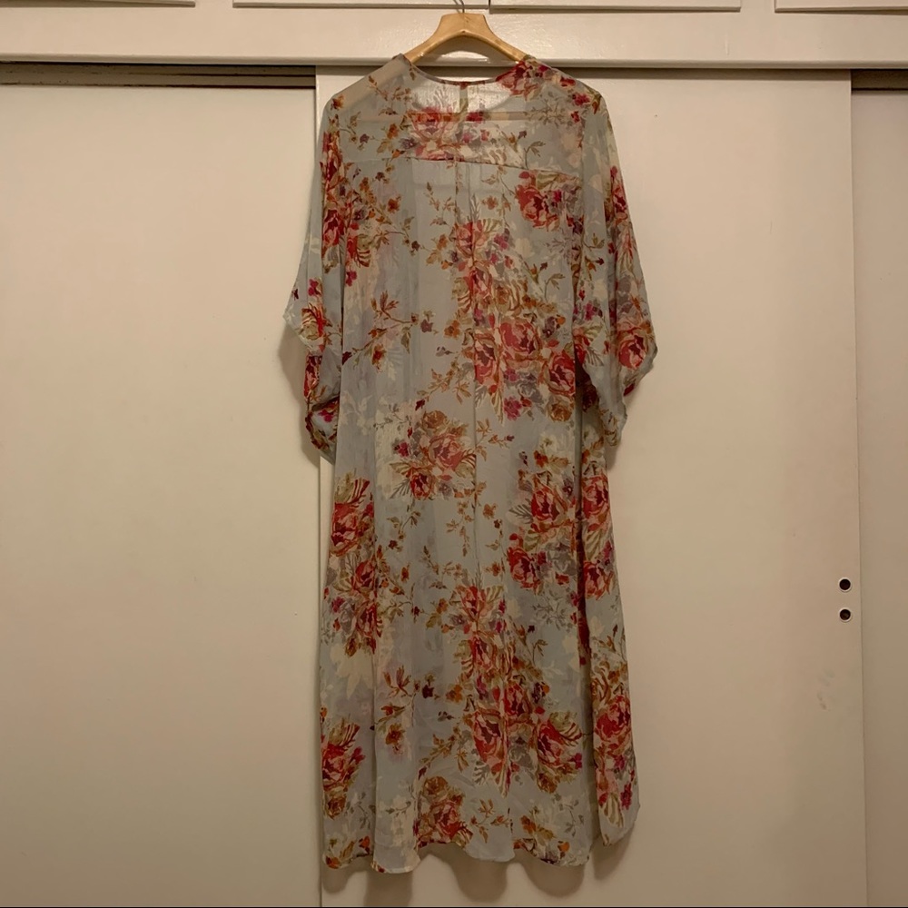Floral kimono - Picture 2 of 3